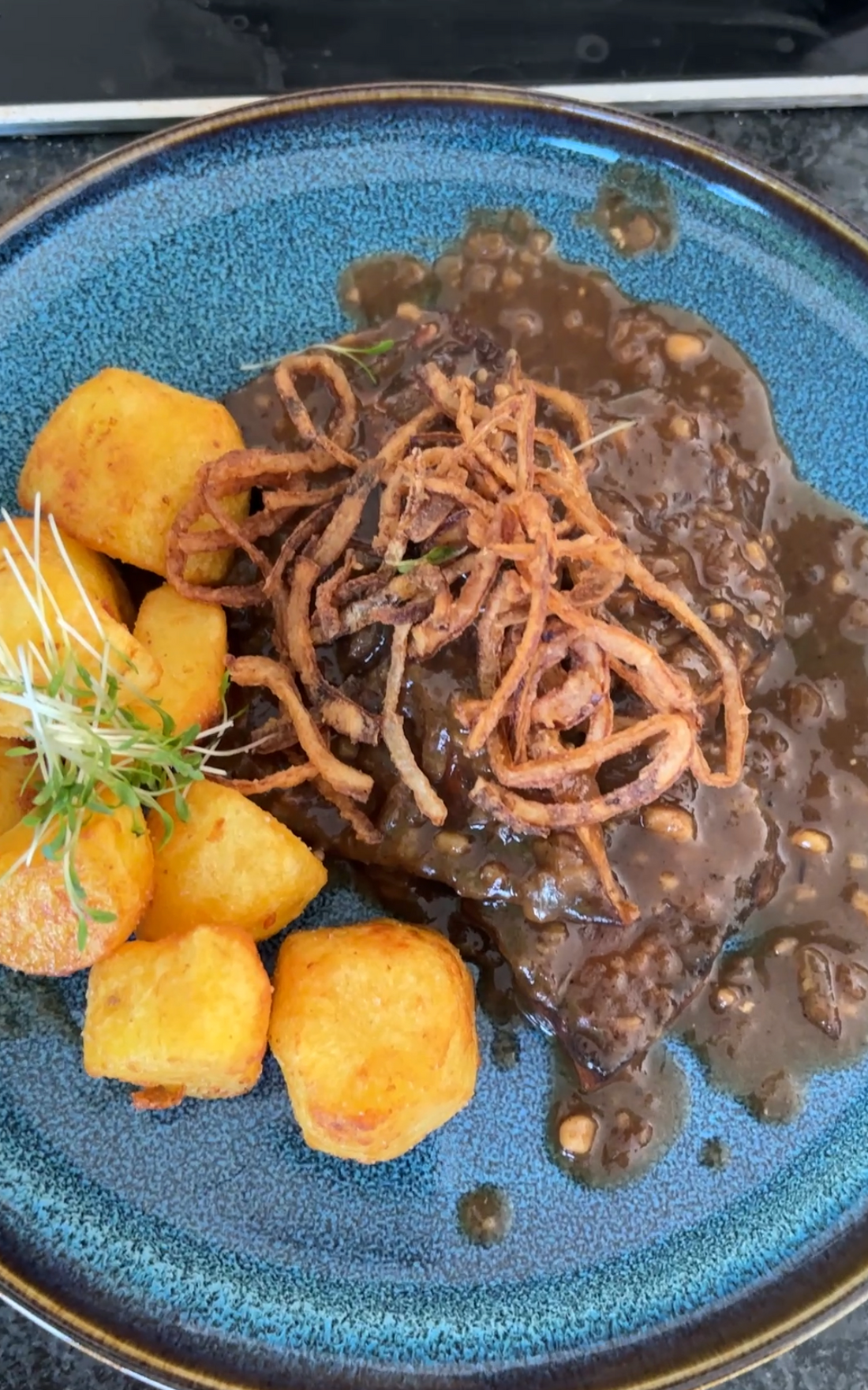 "Zwiebelrostbraten" mit Tofu